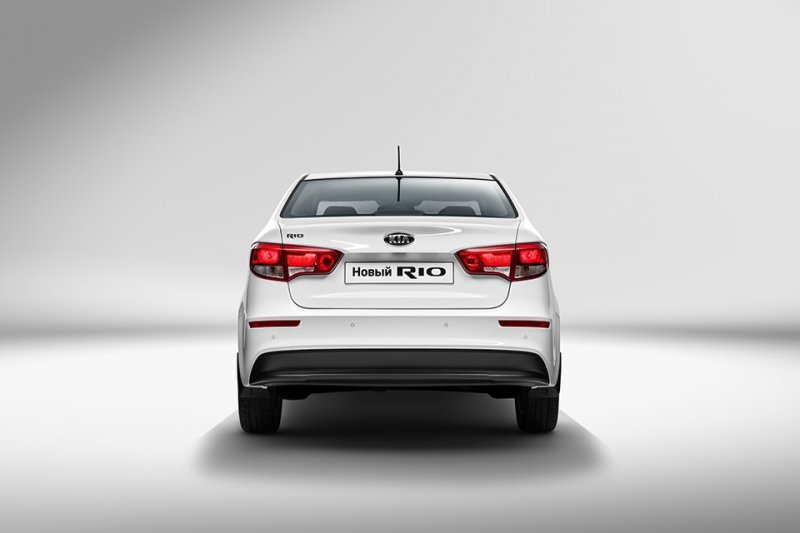 YEN� MAKYAJLI 2015 K�A R�O SEDAN RES�M GALER�S�