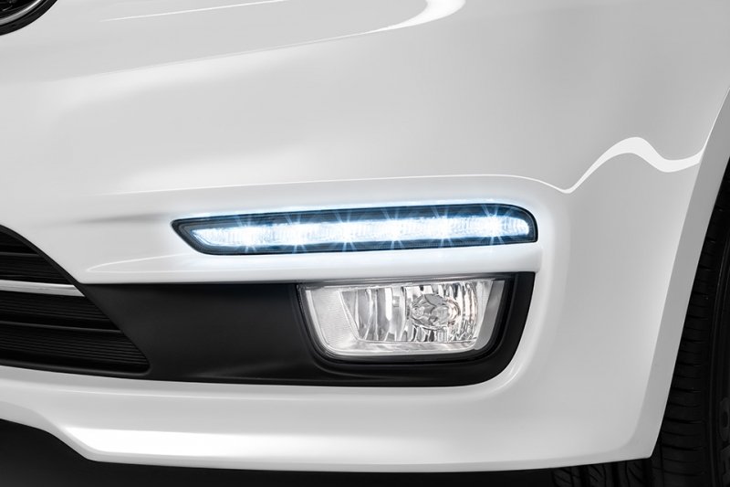 YEN� MAKYAJLI 2015 K�A R�O SEDAN RES�M GALER�S�