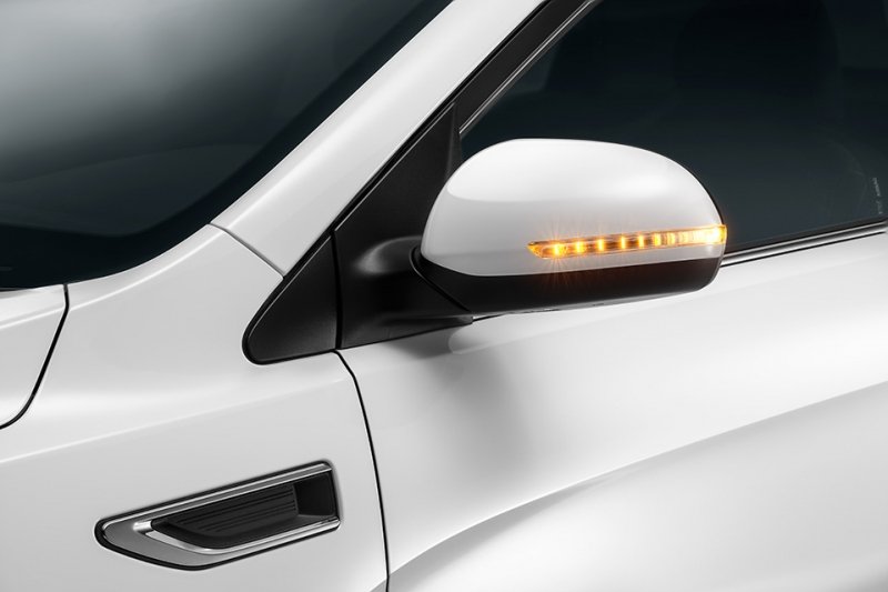 YEN� MAKYAJLI 2015 K�A R�O SEDAN RES�M GALER�S�