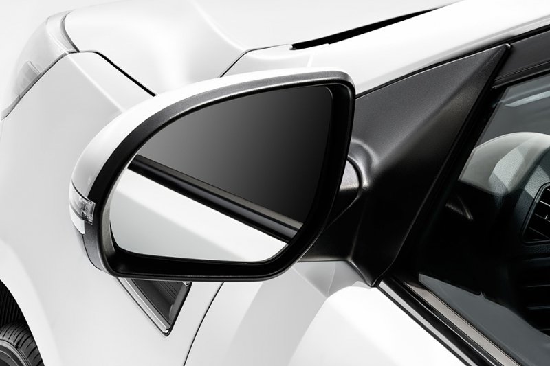 YEN� MAKYAJLI 2015 K�A R�O SEDAN RES�M GALER�S�