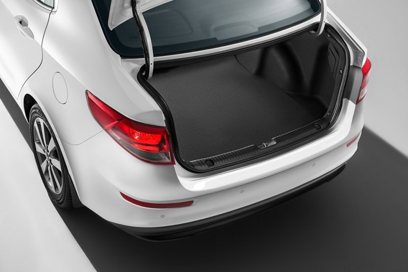 YEN� MAKYAJLI 2015 K�A R�O SEDAN RES�M GALER�S�