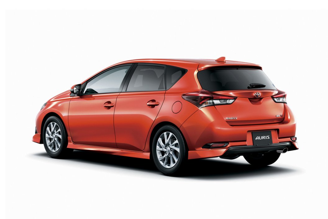 YEN� 2015 MAKYAJLI TOYOTA AUR�S JAPONYA'DA RES�M GALER�S�