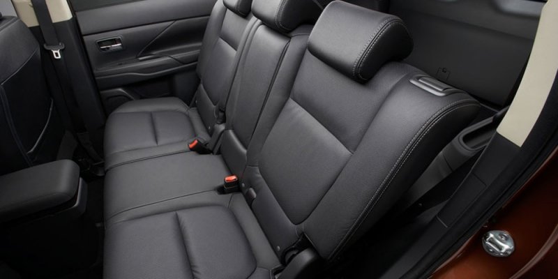 YEN� 2015 MAKYAJLI M�TSUB�SH� OUTLANDER DETAYLI RES�M GALER�S�