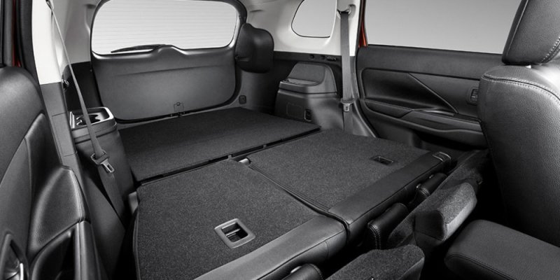 YEN� 2015 MAKYAJLI M�TSUB�SH� OUTLANDER DETAYLI RES�M GALER�S�