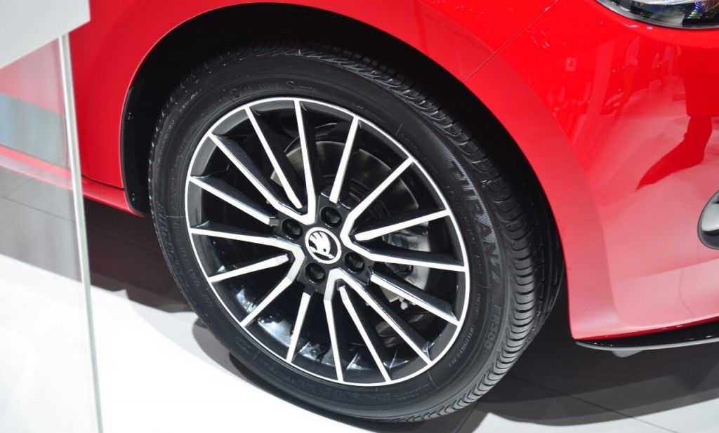 YEN SKODA MONTE CARLO ALES CENEVRE RESM GALERS