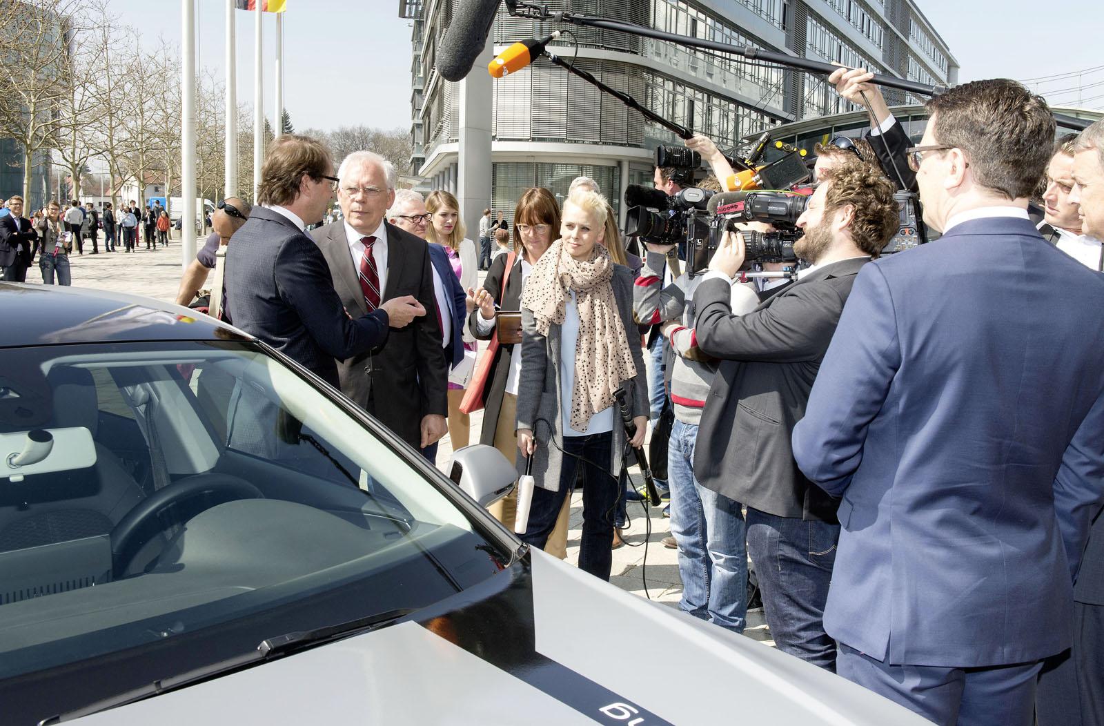 S�R�C�S�Z AUD� A7, OTOYOL TESTLER�NDE RES�M GALER�S�