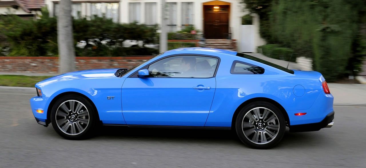 FORD MUSTANG (2010) GALER