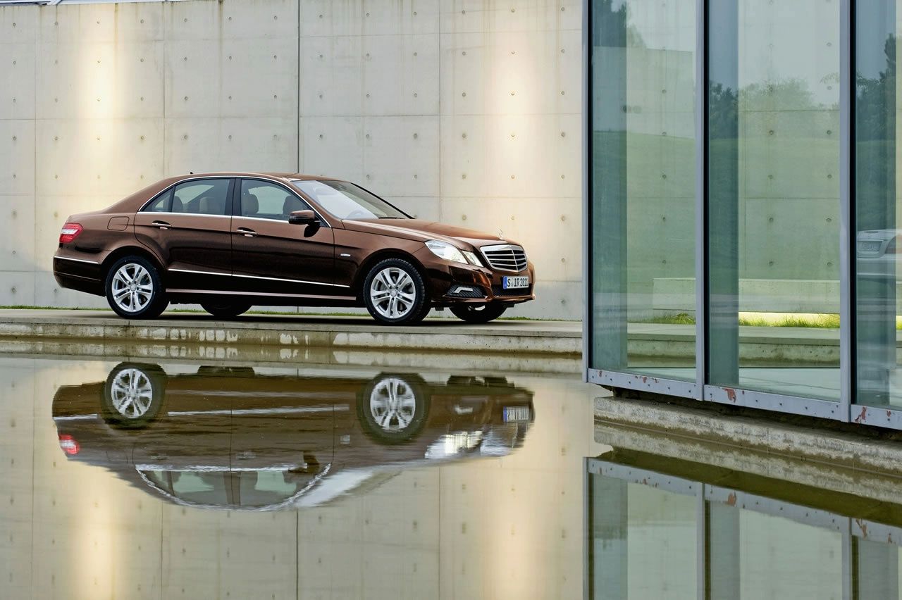 MERCEDES E SEDAN (2010)