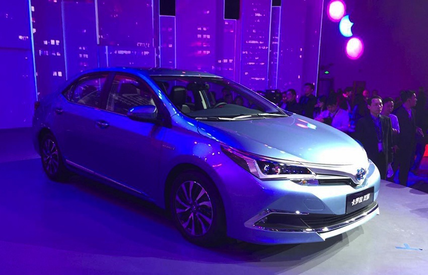 YEN� 2015 TOYOTA COROLLA H�BR�T ��N VERS�YON RES�M GALER�S�