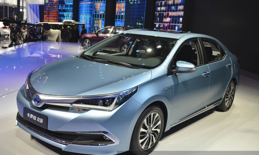 YEN� 2015 TOYOTA COROLLA H�BR�T ��N VERS�YON RES�M GALER�S�