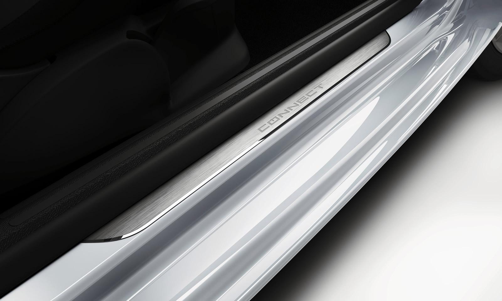 YEN� 2015 SEAT �B�ZA RES�M GALER�S�