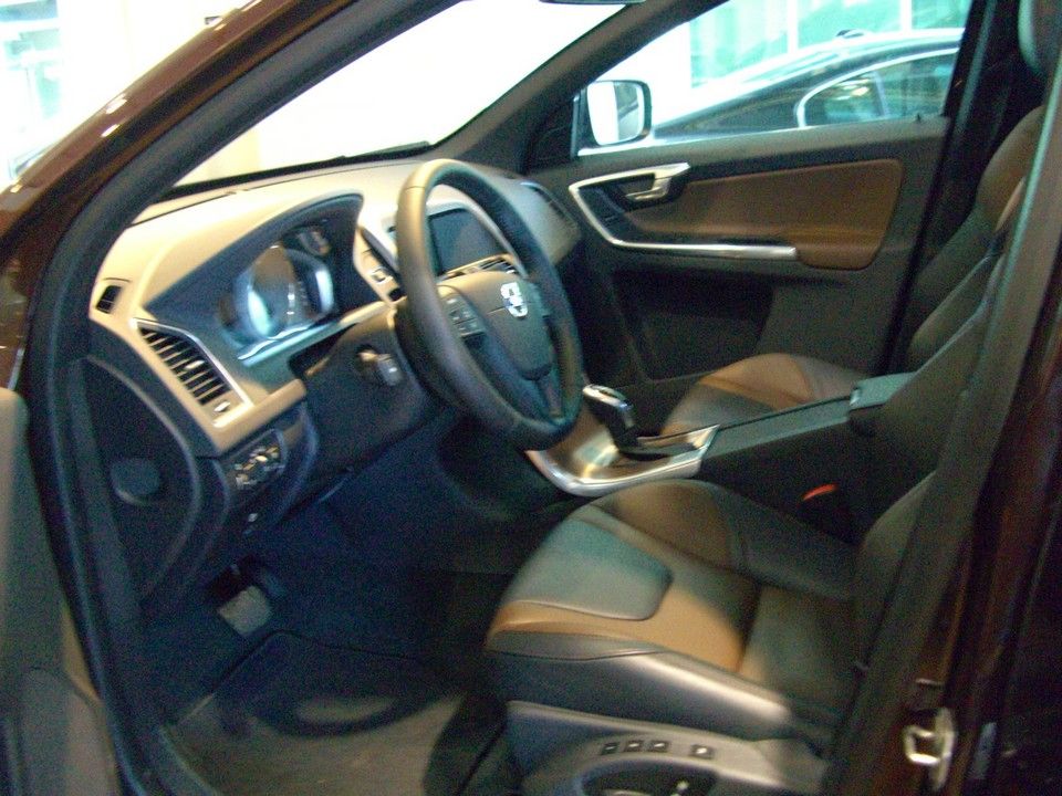 YEN MAKYAJLI 2014 VOLVO XC60 SATITA RESM GALERS