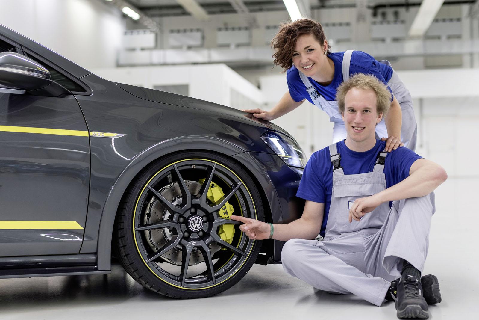 Volkswagen Golf GTI Dark Shine KONSEPT RES�M GALER�S�