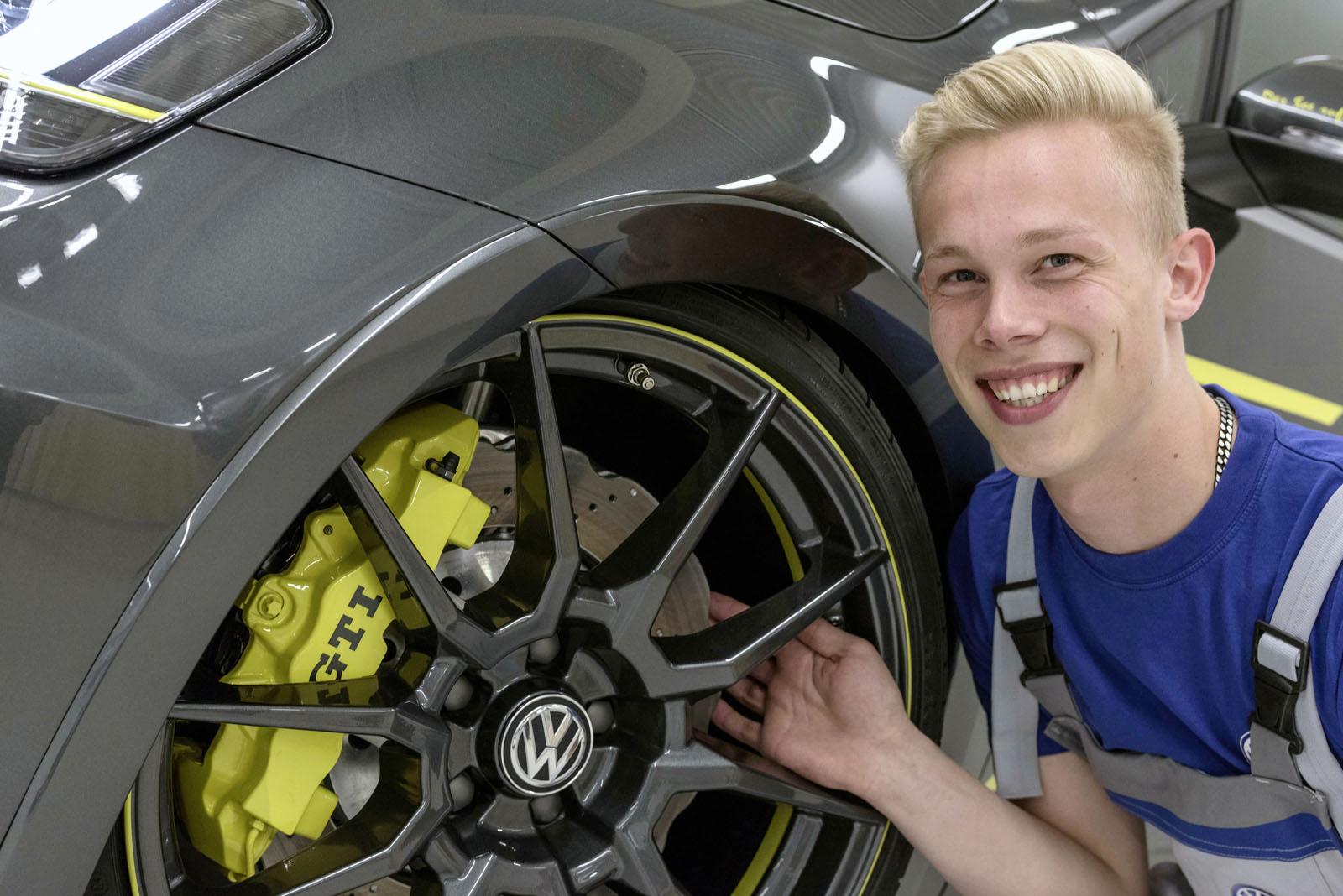 Volkswagen Golf GTI Dark Shine KONSEPT RES�M GALER�S�