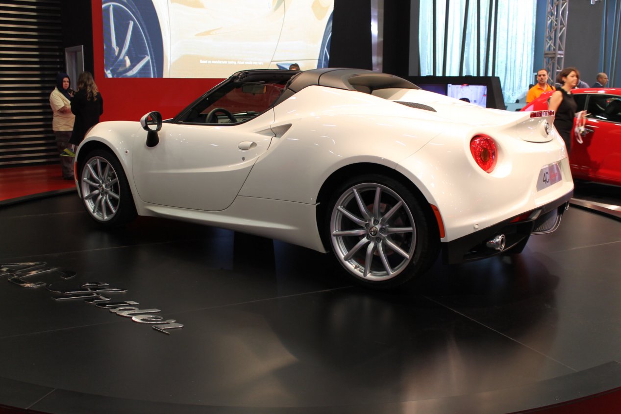 ALFA ROMEO 4C SP�DER AUTOSHOW RES�M GALER�S�