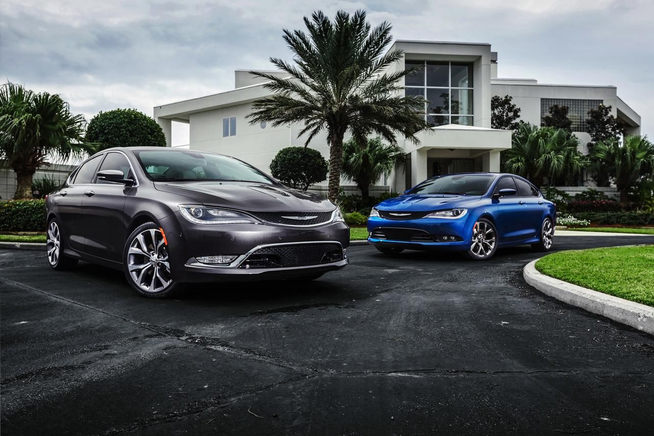 YEN 2015 CHRYSLER 200 AYRINTILI RESM GALERS