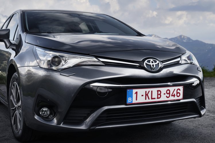 YEN� 2015 TOYOTA AVENS�S �ZEL RES�M GALER�S�