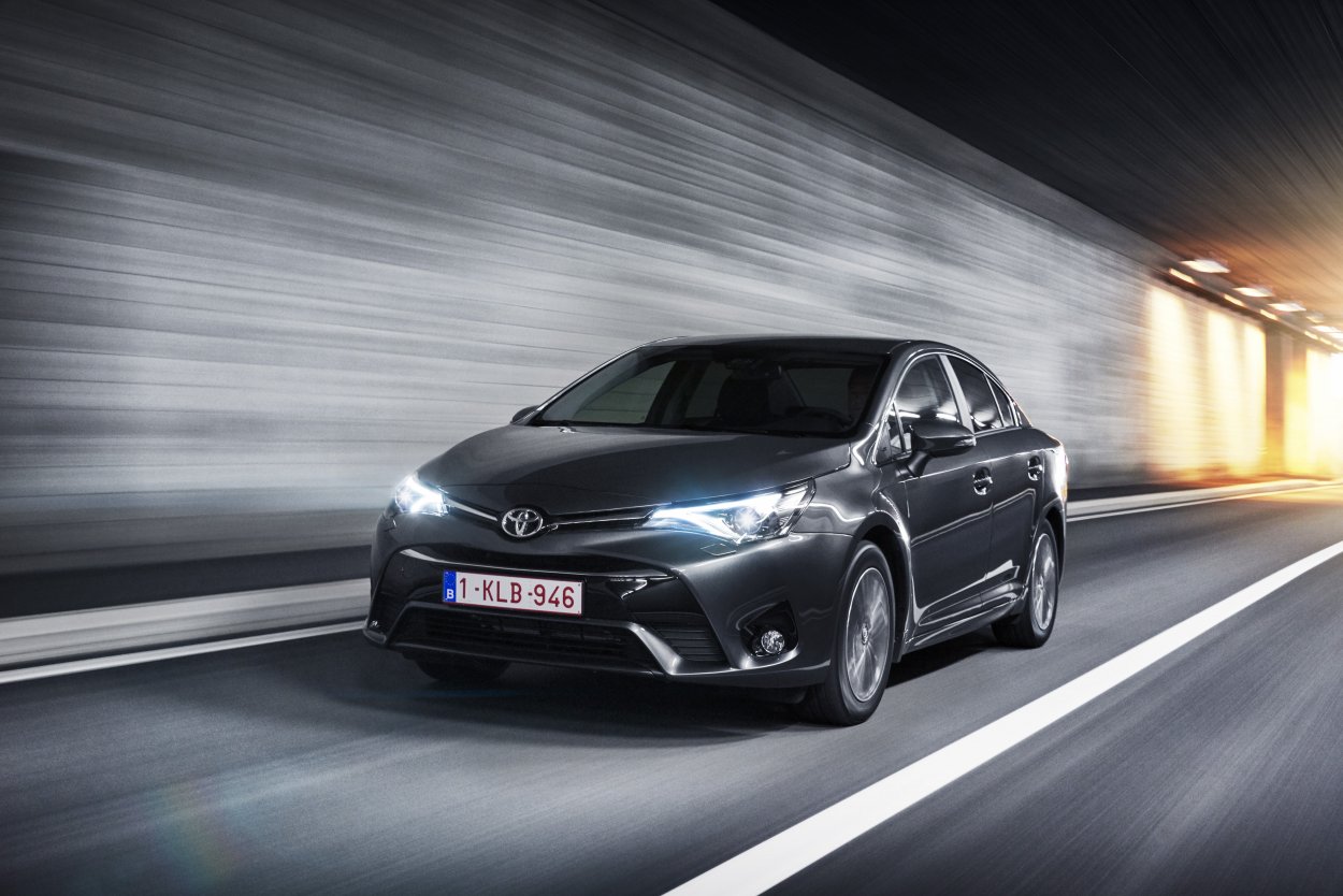 YEN� 2015 TOYOTA AVENS�S �ZEL RES�M GALER�S�