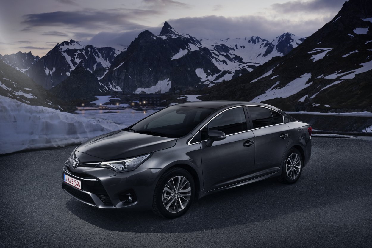 YEN� 2015 TOYOTA AVENS�S �ZEL RES�M GALER�S�