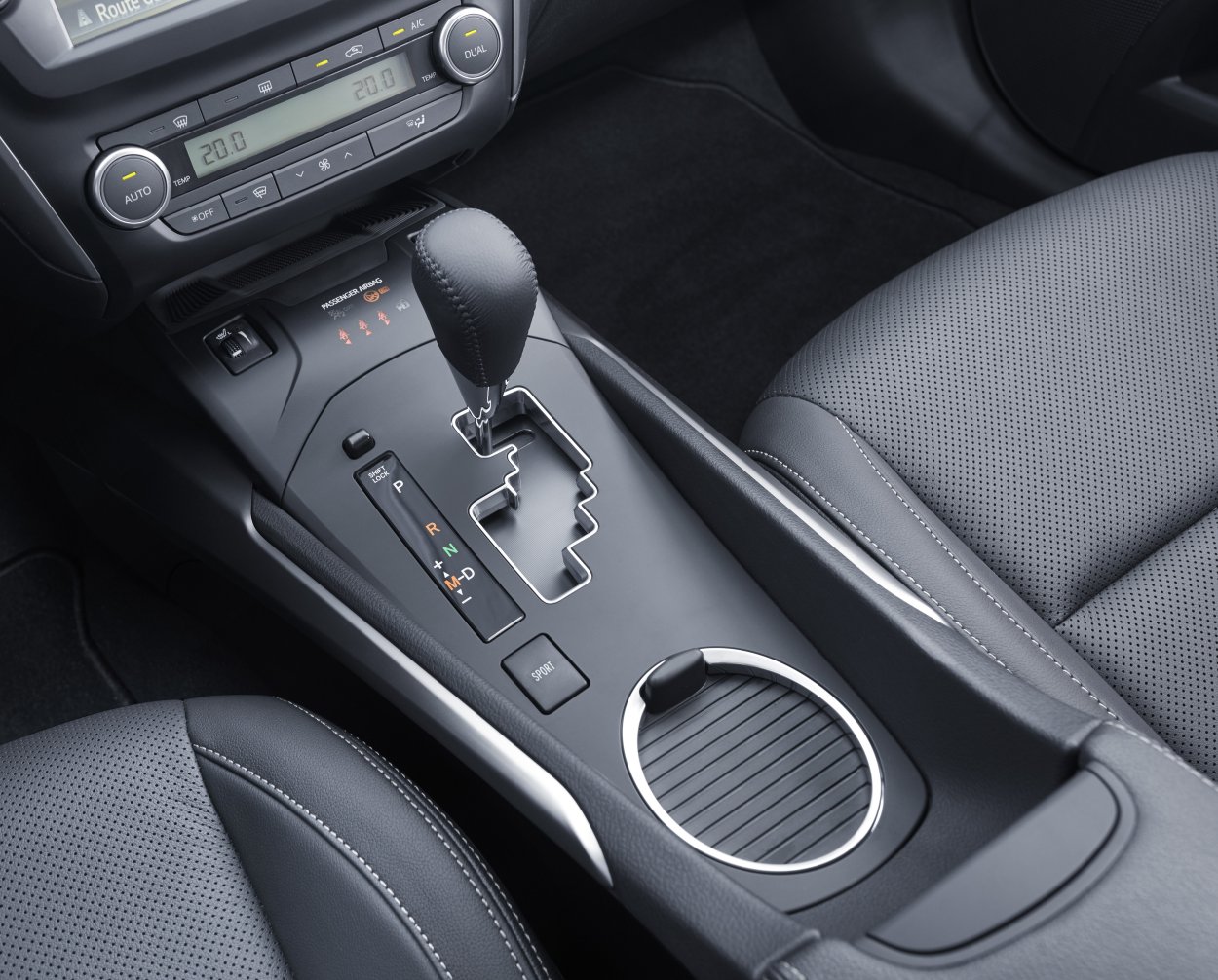 YEN� 2015 TOYOTA AVENS�S �ZEL RES�M GALER�S�