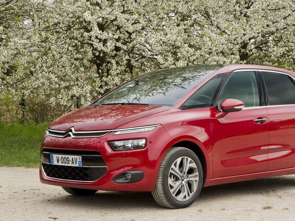 Yeni Citroen Picasso ile Renault Scenic Karlatrma Resim Galerisi