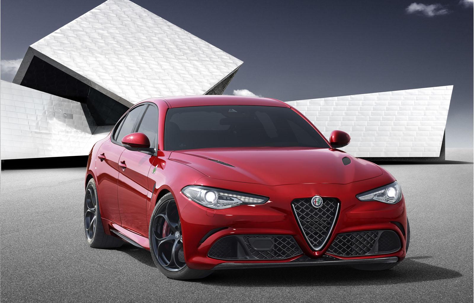 YEN� ALFA ROMEO G�UL�A �LK RES�M GALER�S�