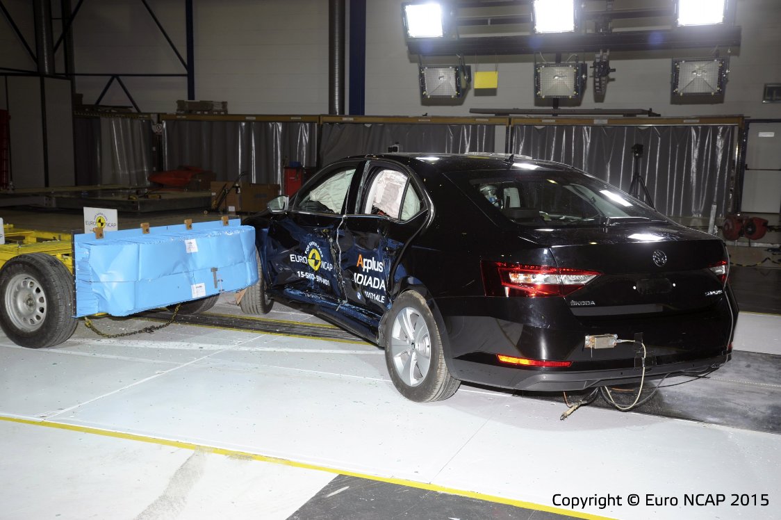 2016 YEN� SKODA SUPERB EURONCAP �ARPI�MA RES�MLER�