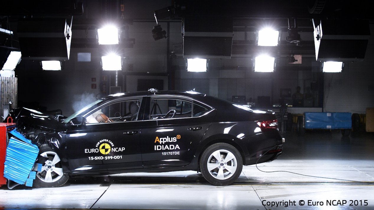 2016 YEN� SKODA SUPERB EURONCAP �ARPI�MA RES�MLER�