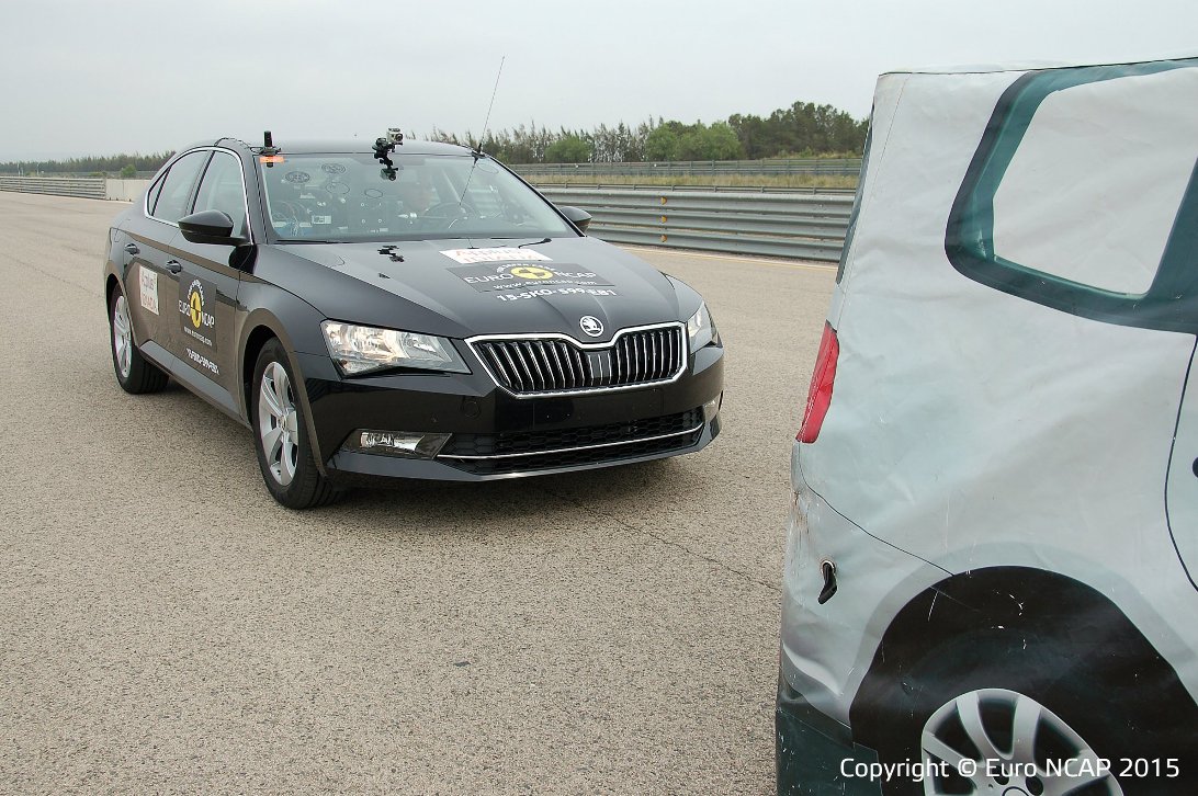 2016 YEN� SKODA SUPERB EURONCAP �ARPI�MA RES�MLER�