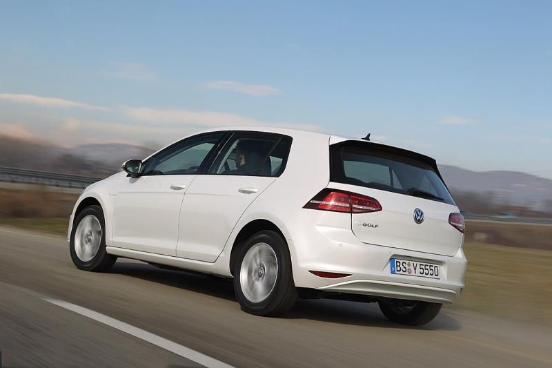VOLKSWAGEN E GOLF GALER