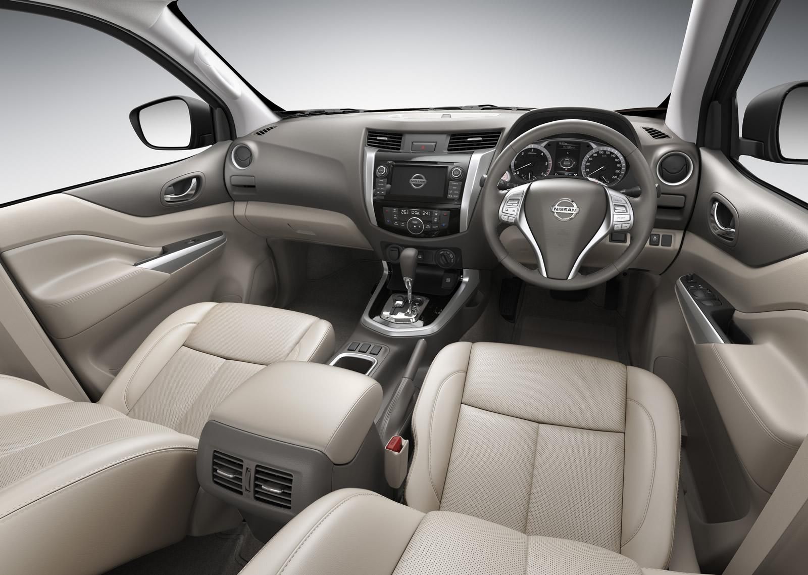 YEN� 2015 N�SSAN NAVARA RESM� FOTO�RAF GALER�S�