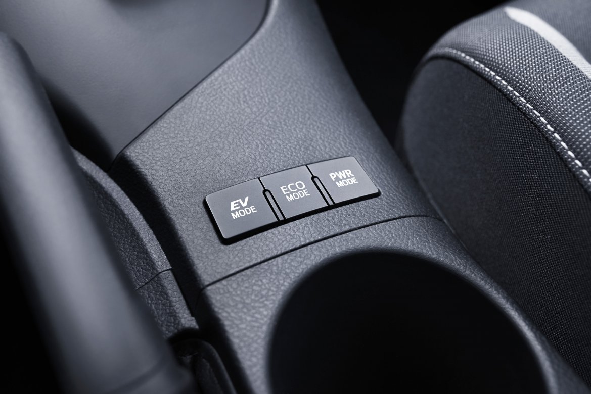 YEN� MAKYAJLI TOYOTA AUR�S TOUR�NG SPORTS RES�M GALER�S�