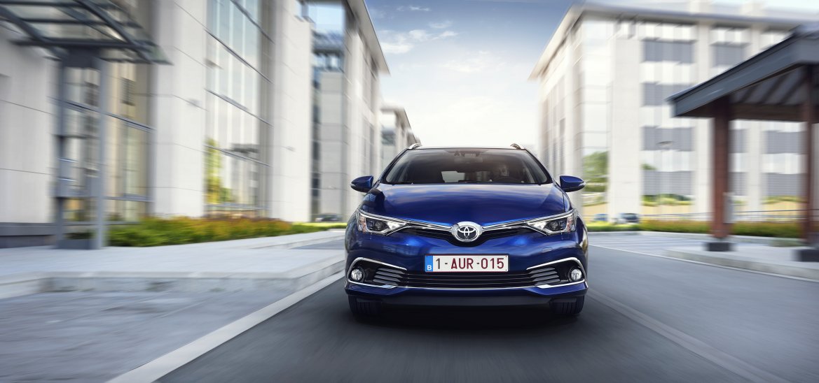 YEN� MAKYAJLI TOYOTA AUR�S TOUR�NG SPORTS RES�M GALER�S�