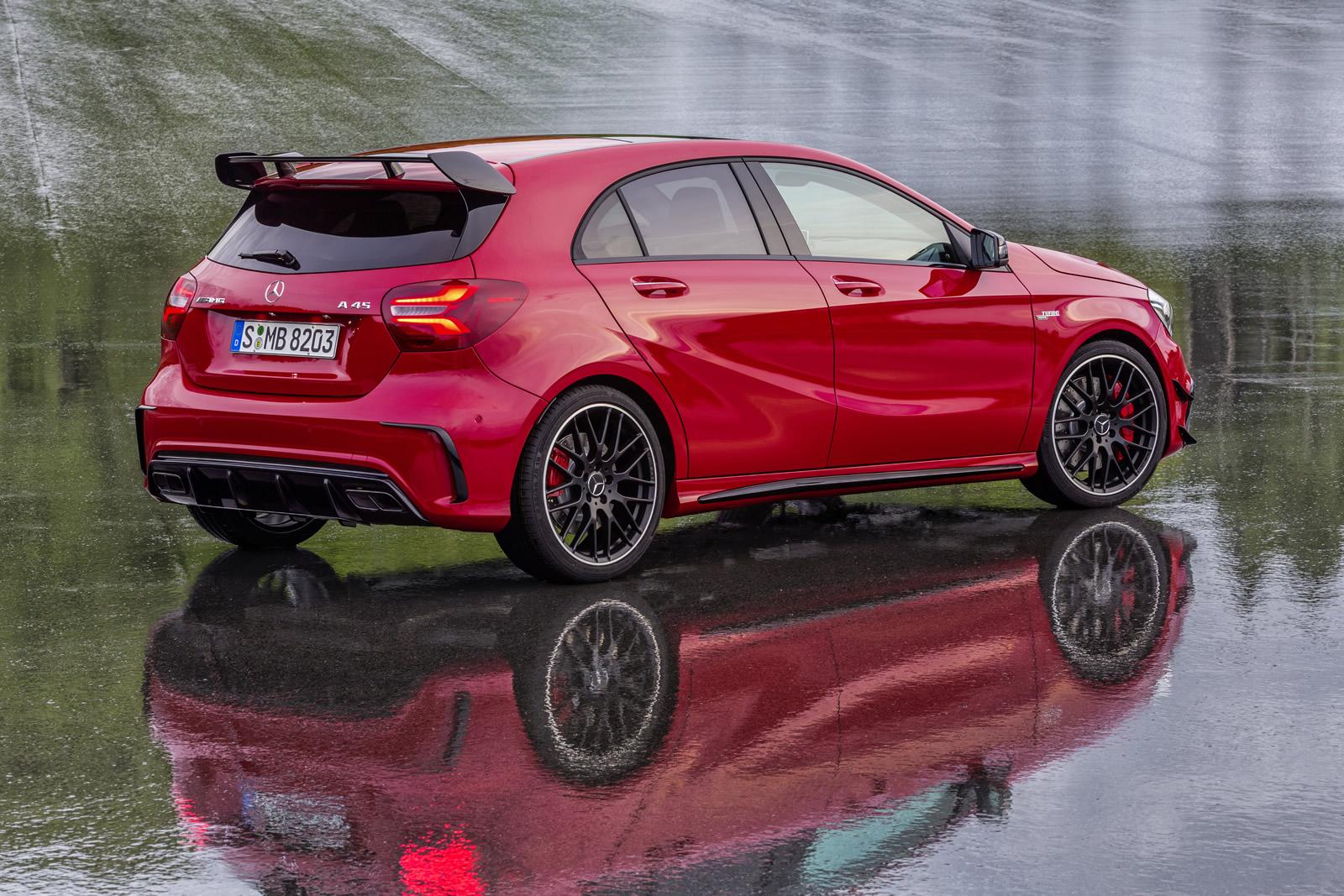MAKYAJLI 2015 MERCEDES A45 AMG RES�M GALER�S�