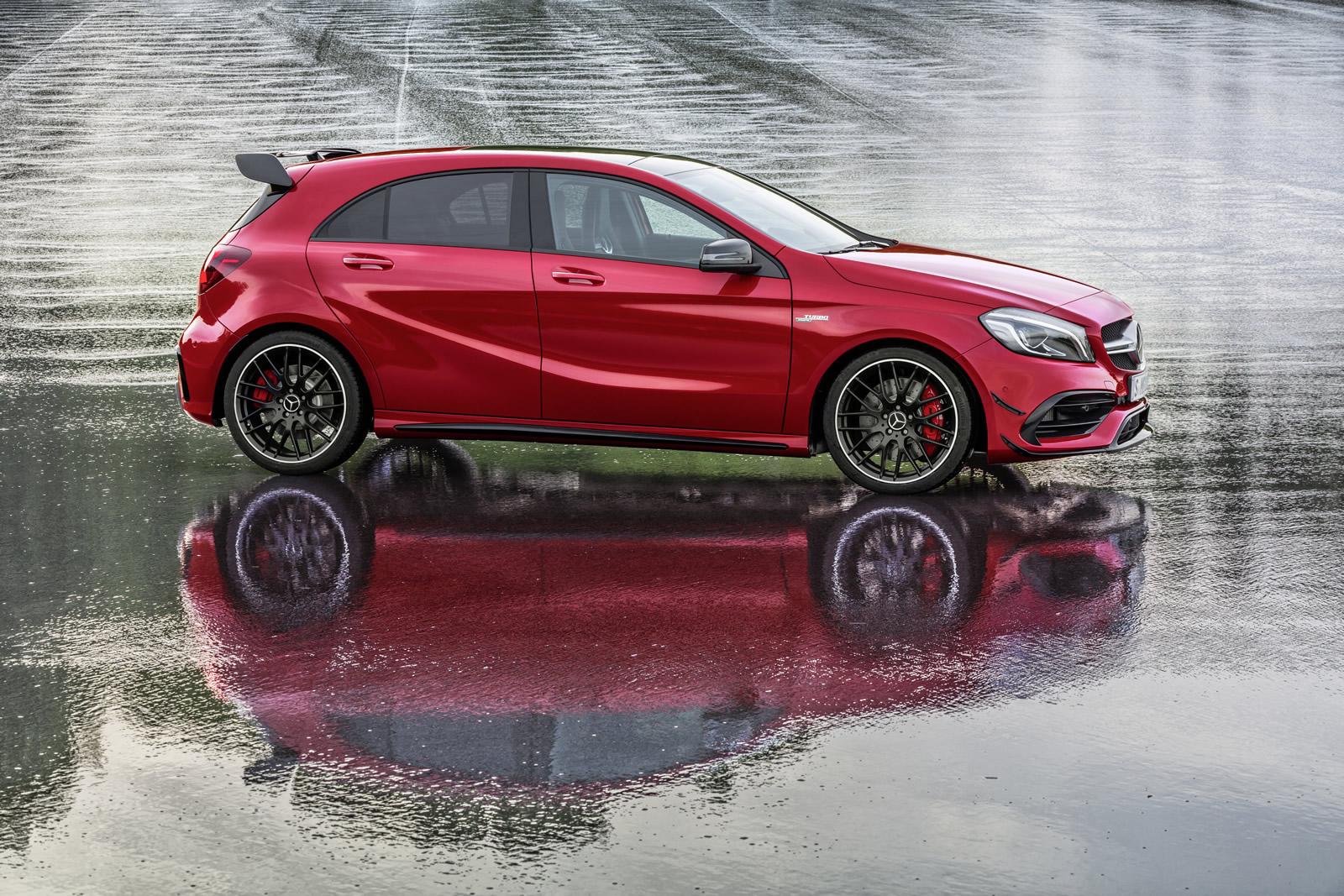 MAKYAJLI 2015 MERCEDES A45 AMG RES�M GALER�S�