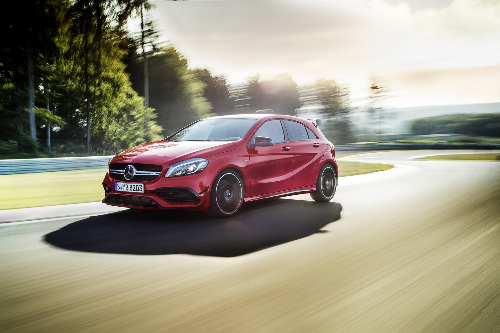 MAKYAJLI 2015 MERCEDES A45 AMG RES�M GALER�S�