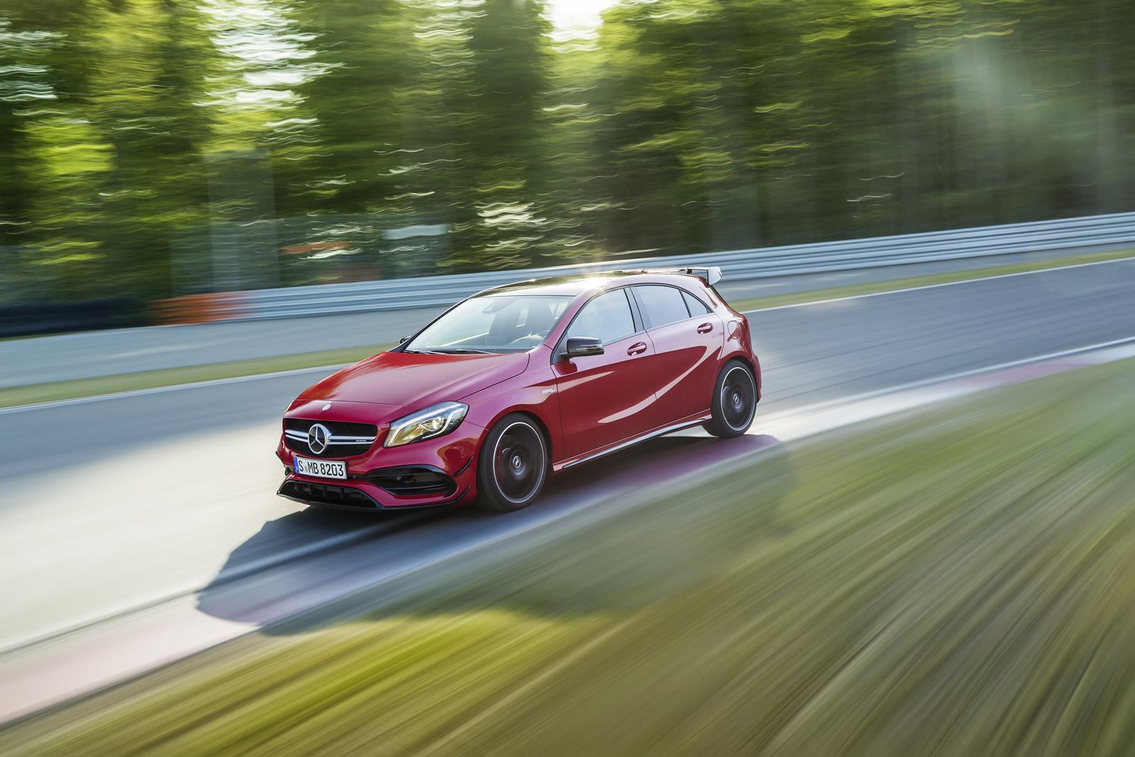 MAKYAJLI 2015 MERCEDES A45 AMG RES�M GALER�S�