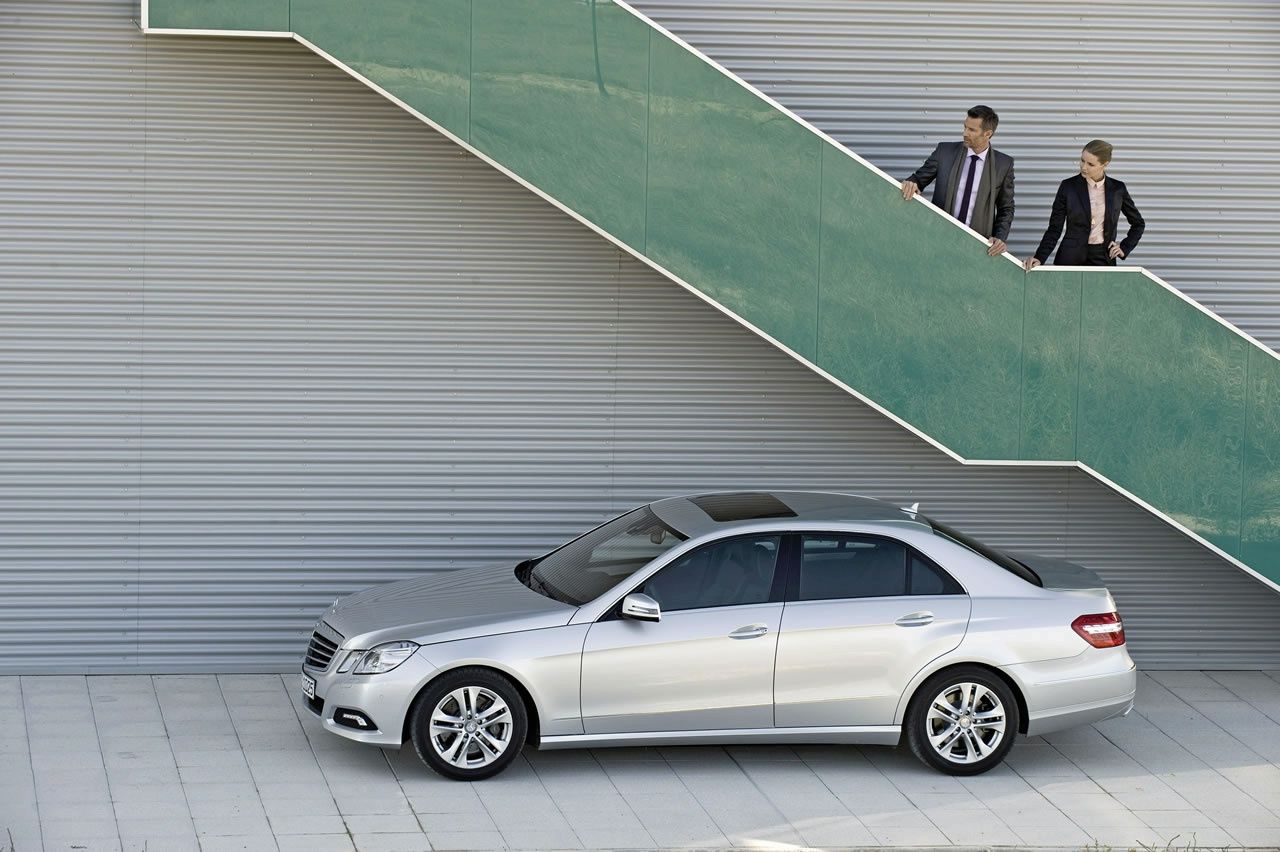 MERCEDES E SEDAN (2010)