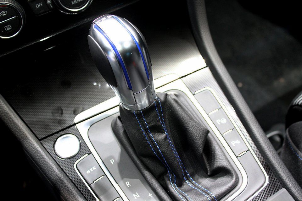 YEN VOLKSWAGEN GOLF GTE CENEVRE RESM GALERS
