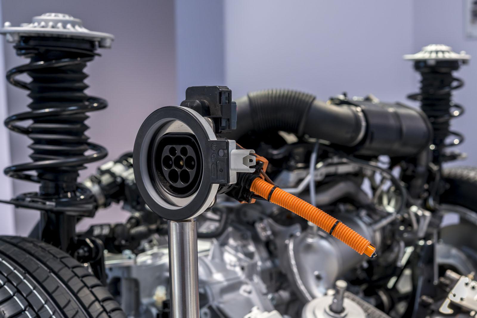 BMW 2 SER�S� ACT�VE TOURER PLUG-�N H�BR�T PROTOT�P RES�M GALER�S�