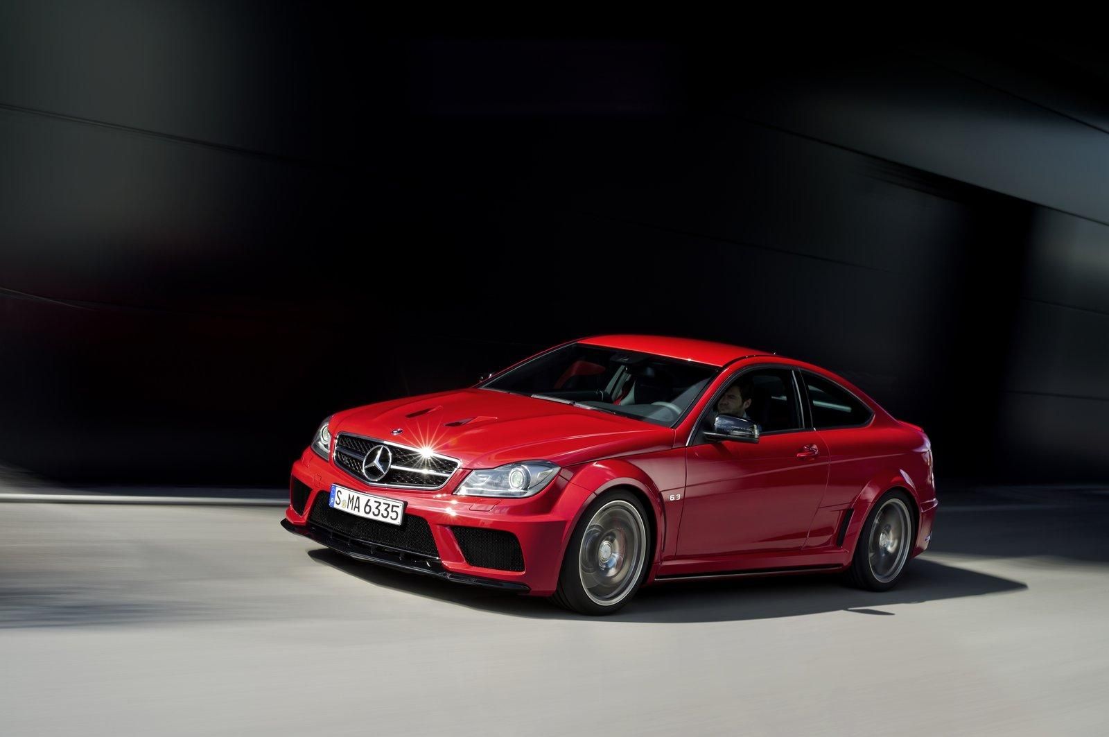 MERCEDES C63 AMG BLACK GALER