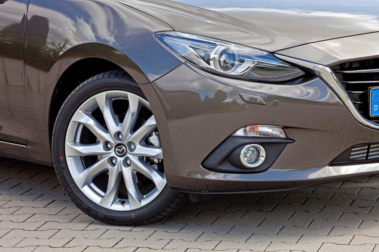 YEN MAZDA 3 SEDAN AYRINTILI RESM GALER