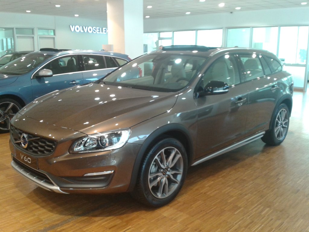 YEN� VOLVO V60 CROSS COUNTRY T�RK�YE'DE RES�M GALER�S�