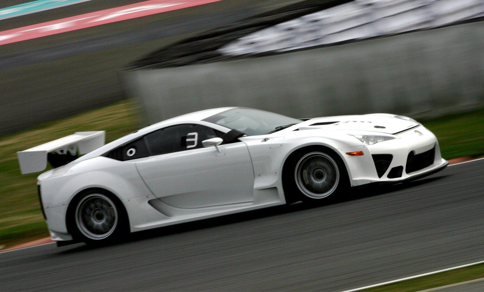 LEXUS LFA GALER