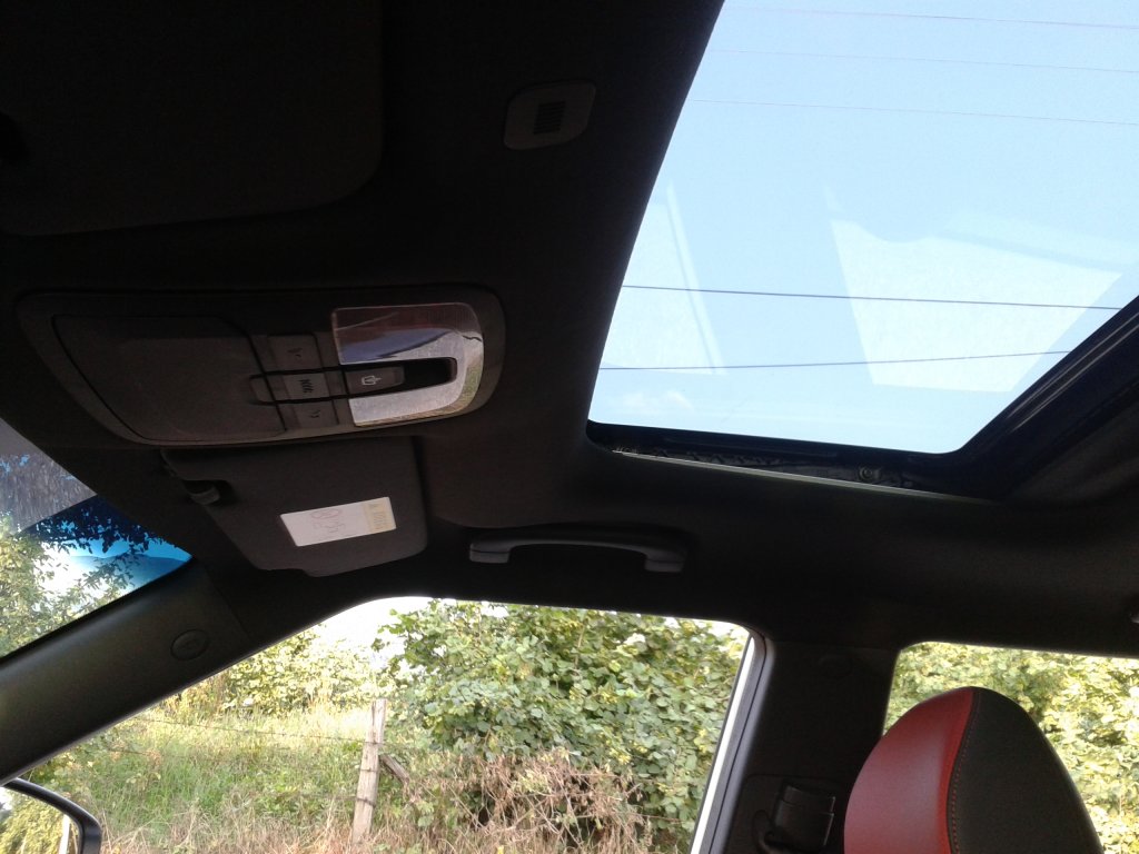 SSANGYONG T�VOL� 1.6 BENZ�N OTOMAT�K TEST RES�M GALER�S�