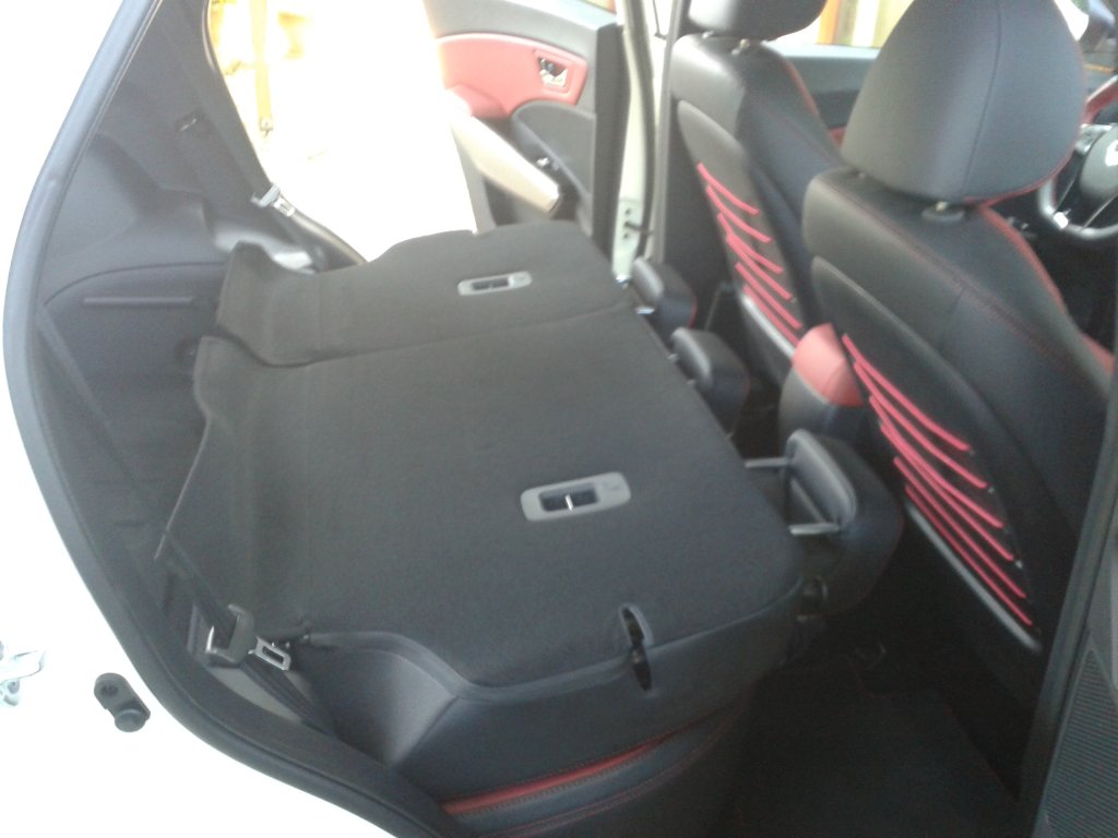 SSANGYONG T�VOL� 1.6 BENZ�N OTOMAT�K TEST RES�M GALER�S�