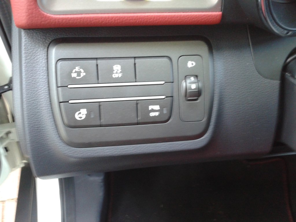 SSANGYONG T�VOL� 1.6 BENZ�N OTOMAT�K TEST RES�M GALER�S�