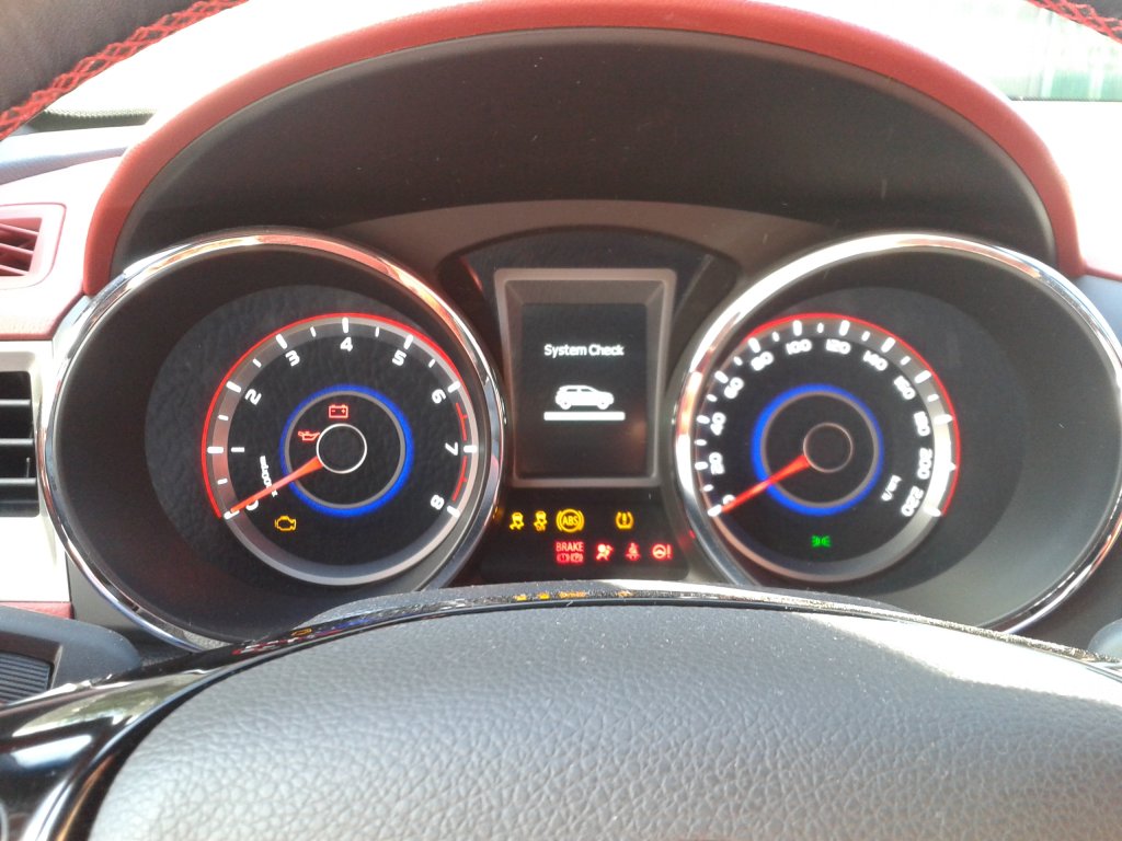 SSANGYONG T�VOL� 1.6 BENZ�N OTOMAT�K TEST RES�M GALER�S�