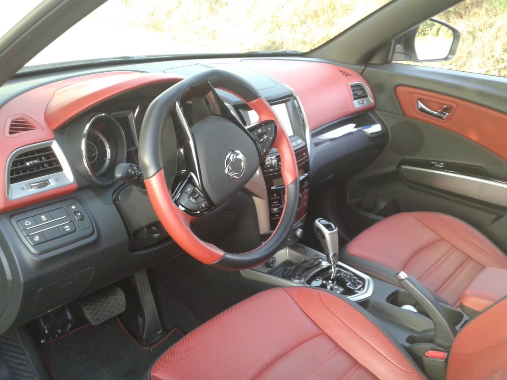 SSANGYONG T�VOL� 1.6 BENZ�N OTOMAT�K TEST RES�M GALER�S�