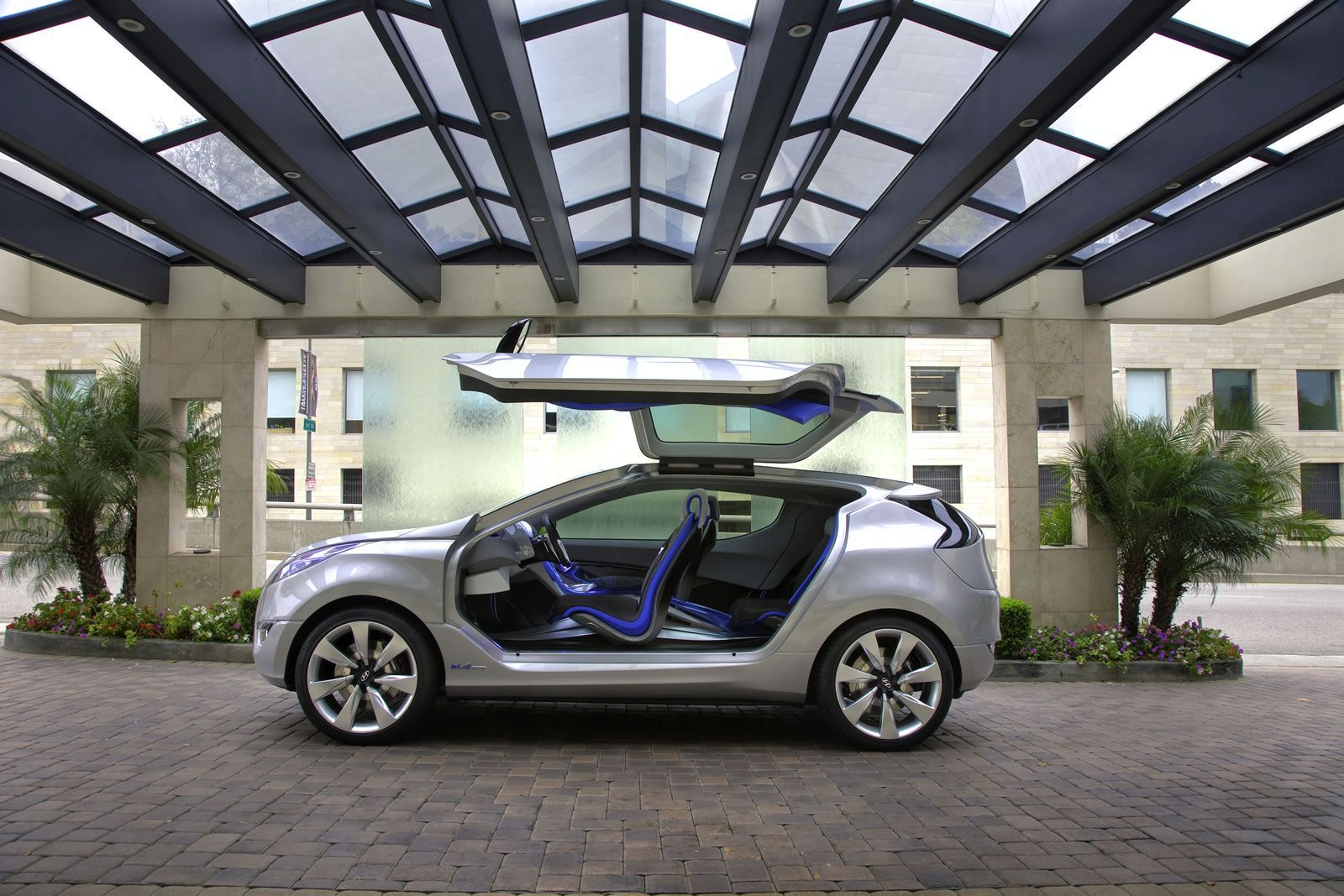 HYUNDA NUVS CONCEPT GALER
